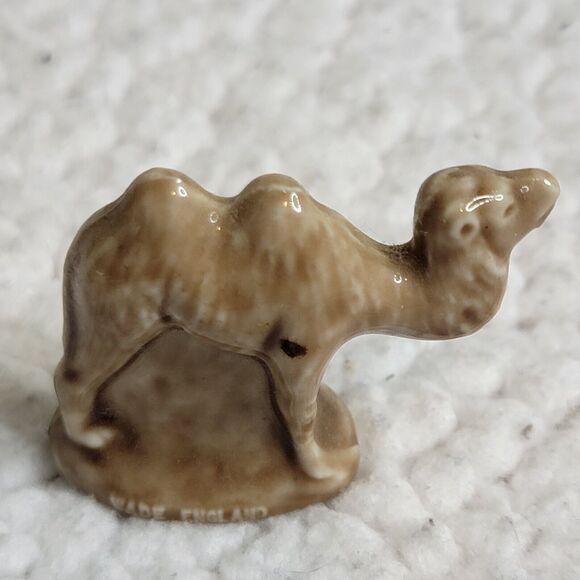Wade England Vtg Red Rose Tea Miniature Porcelain Camel Figurine Art Collectible - Picture 3 of 7